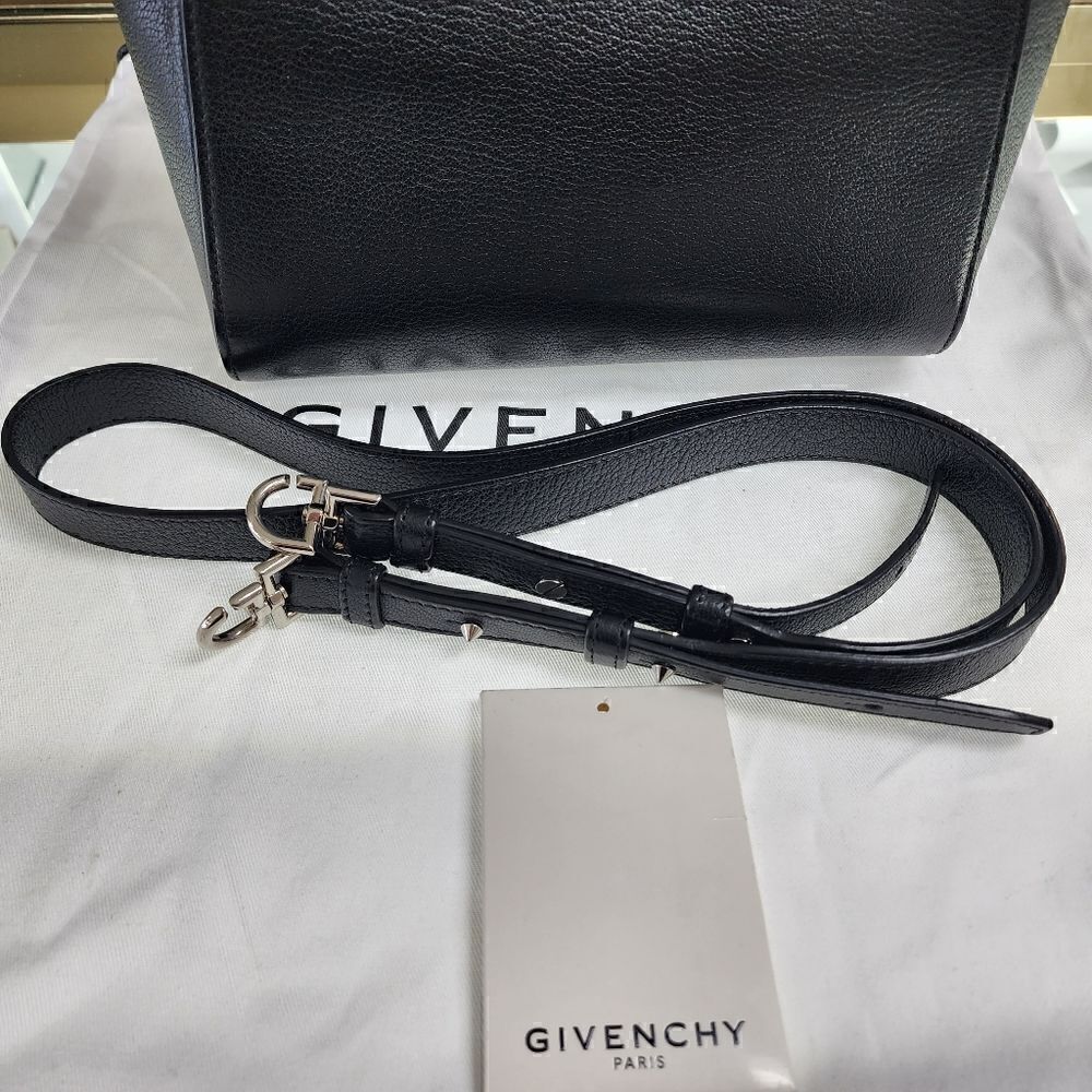 NWT Givenchy Antigona Black Leather Crossbody Handbag - Picture 5 of 11